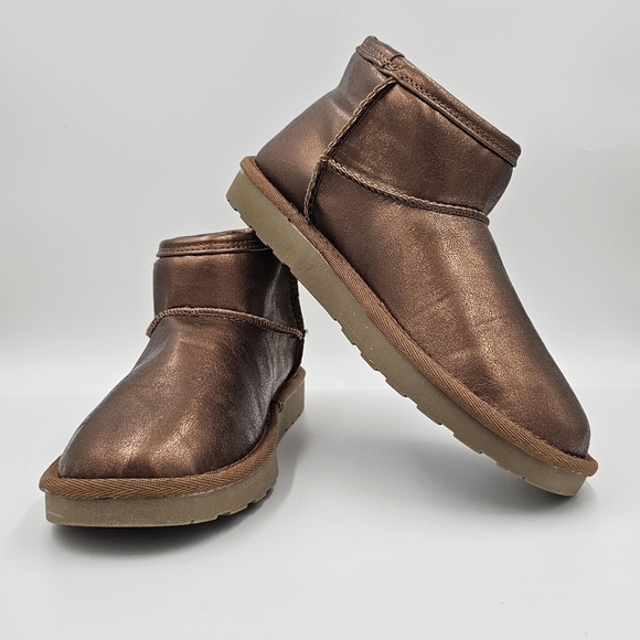 ARIZONA EUC Spring Metallic Size 7M - Picture 1 of 14